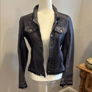 Chic Jakett Leather Jacket with Fringe Detail